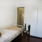 Cosmopolitan - Top Floor Homestay szállás *