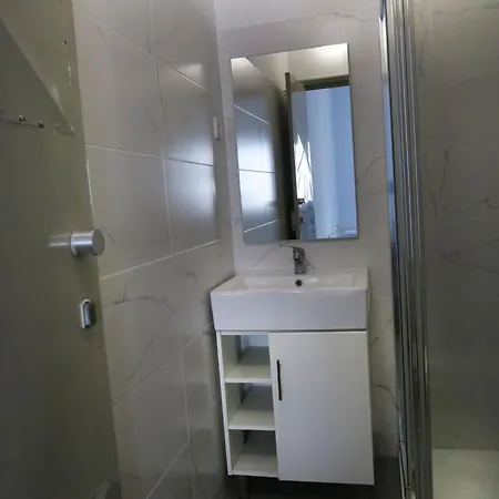 Δωμάτια σε οικογενειακή κατοικία Cosmopolitan - Top Floor